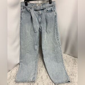 Abercrombie & Fitch The Loose High Rise Light Wash Belted Denim Jean 30/10 Long